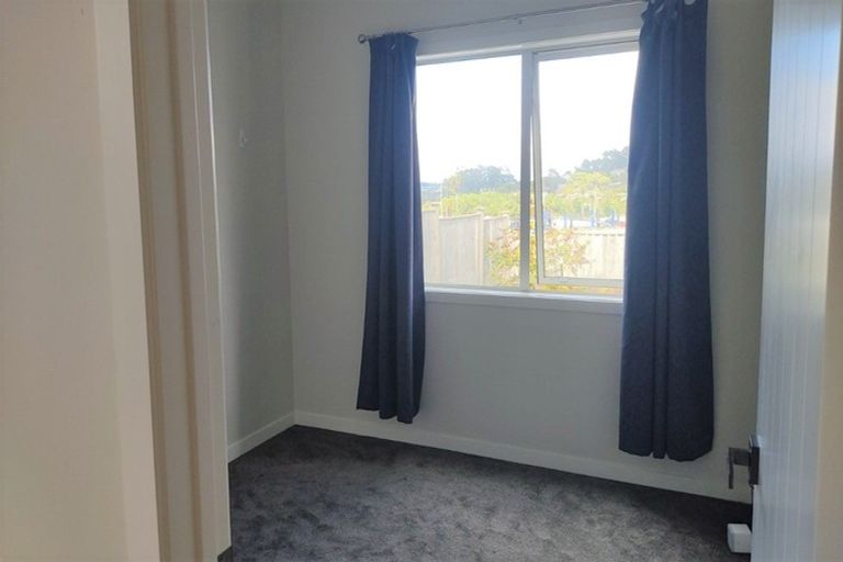 Photo of property in 45 Rathmullen Place, Pinehill, Auckland, 0632