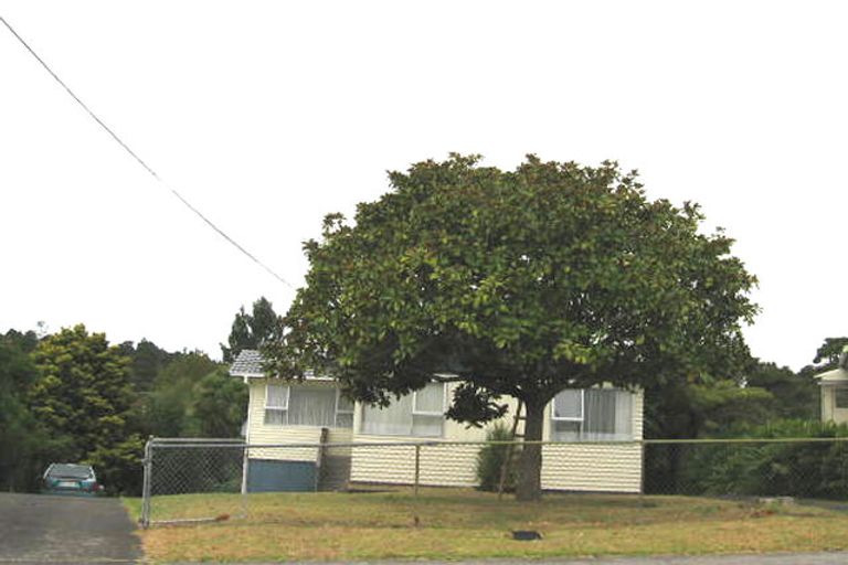Photo of property in 2/52 Chippendale Crescent, Birkdale, Auckland, 0626