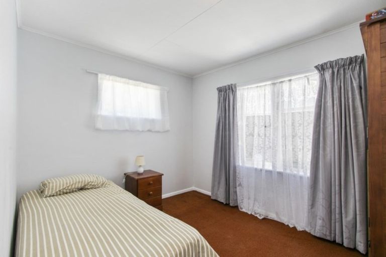 Photo of property in 33 Westminster Road, Wainuiomata, Lower Hutt, 5014