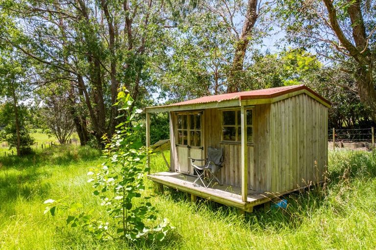 Photo of property in 437 South Road, Waipu, 0582