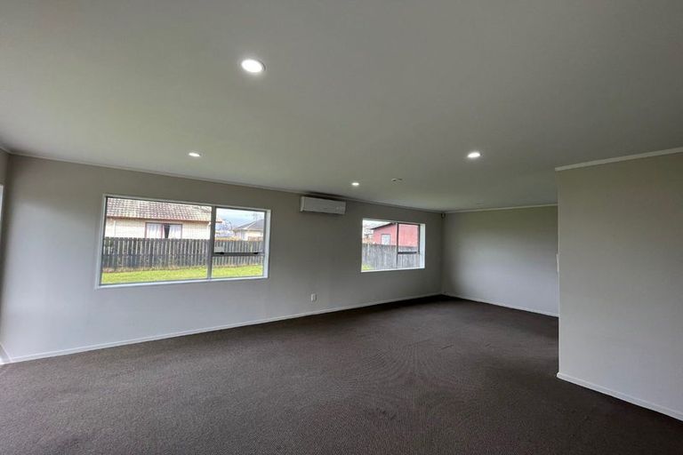 Photo of property in 2/3 Berwyn Avenue, Takanini, 2112