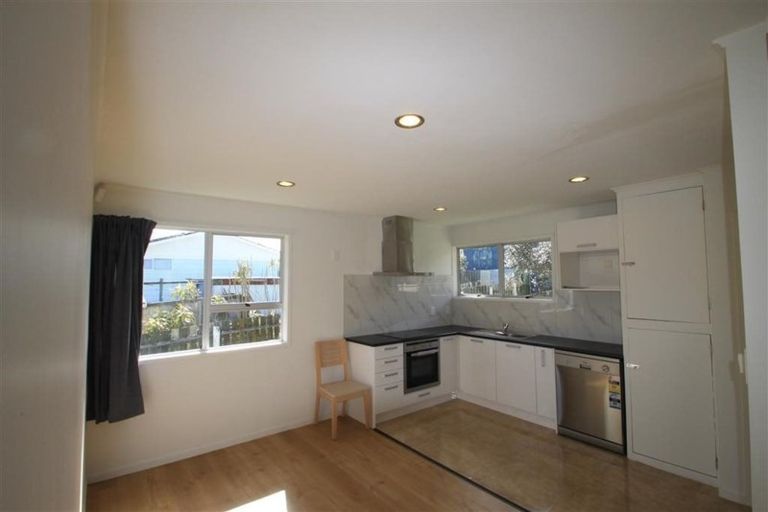 Photo of property in 12 St Margaret Place, West Harbour, Auckland, 0618