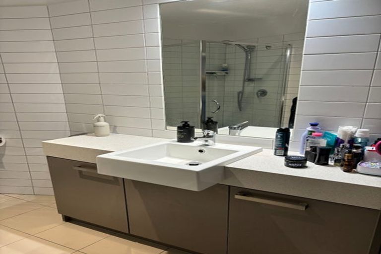 Photo of property in Bella Vista, 2b/84 Gunner Drive, Te Atatu Peninsula, Auckland, 0610