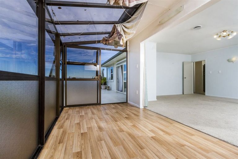 Photo of property in 70 Chivalry Road, Glenfield, Auckland, 0629