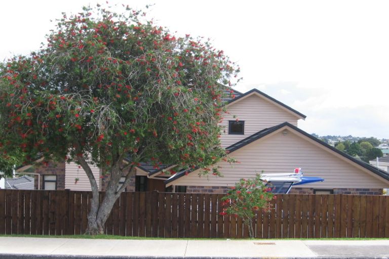 Photo of property in 73 Browns Bay Road, Browns Bay, Auckland, 0630