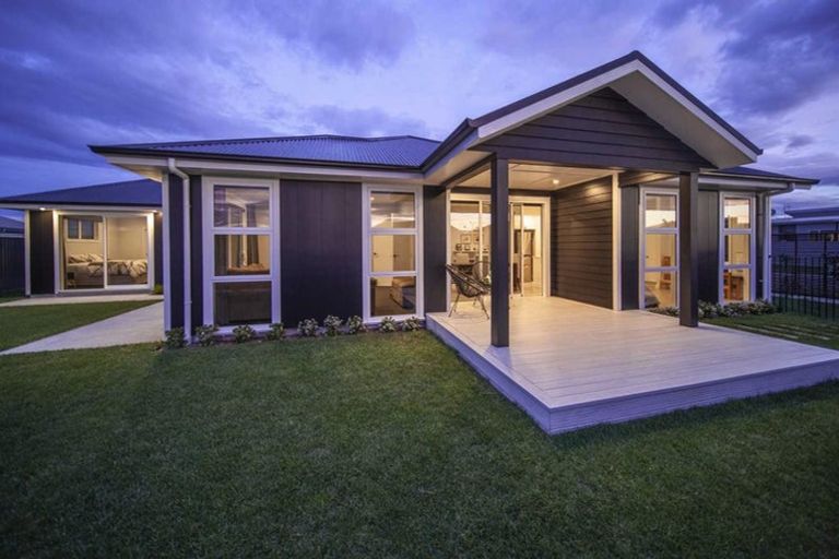 Photo of property in 3 Kaituna Place, Te Awa, Napier, 4110