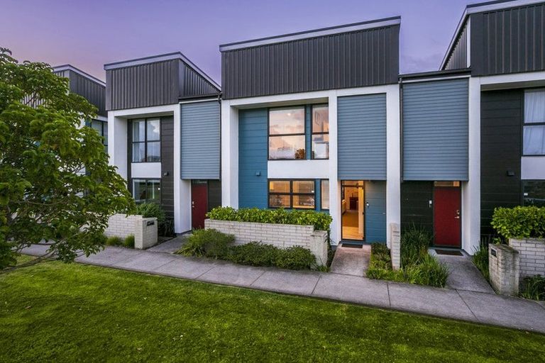 Photo of property in 12 Rangihina Road, Hobsonville, Auckland, 0616