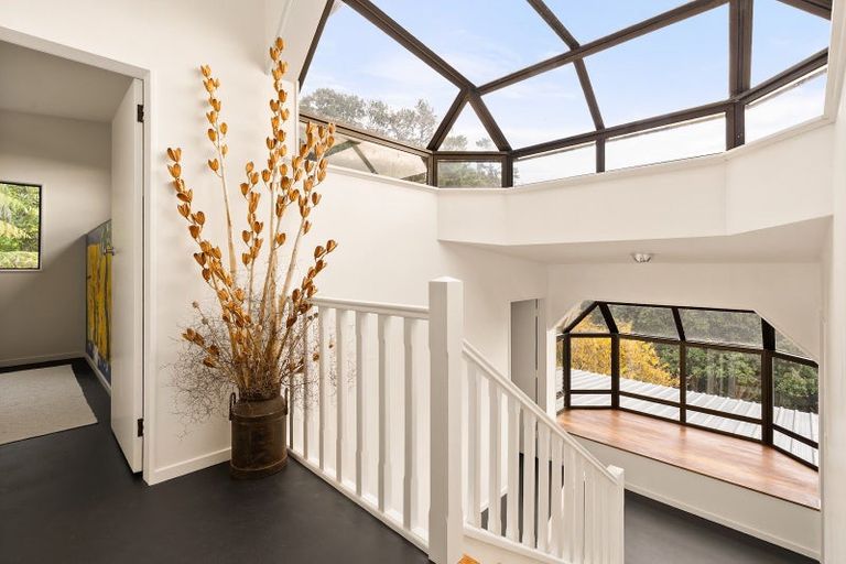 Photo of property in 19 Kaitawa Road, York Bay, Lower Hutt, 5013