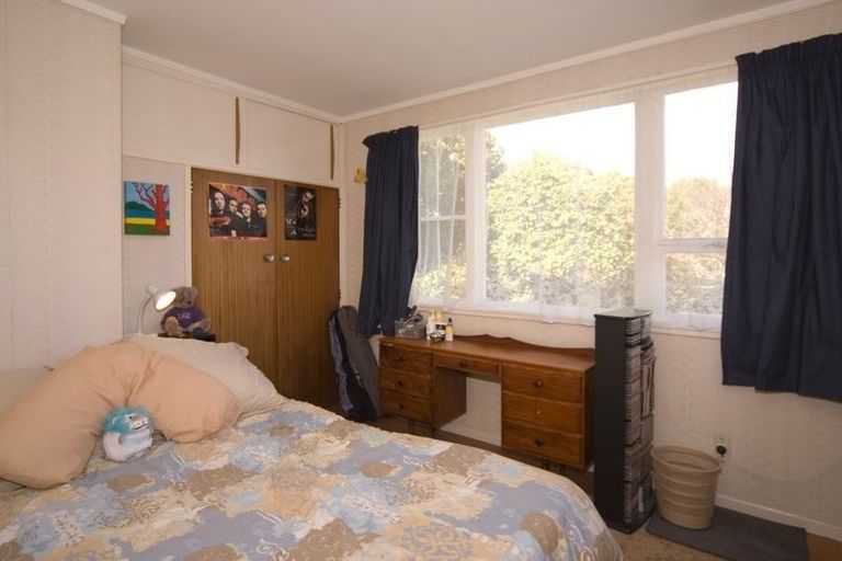 Photo of property in 278 Glenfield Road, Glenfield, Auckland, 0629