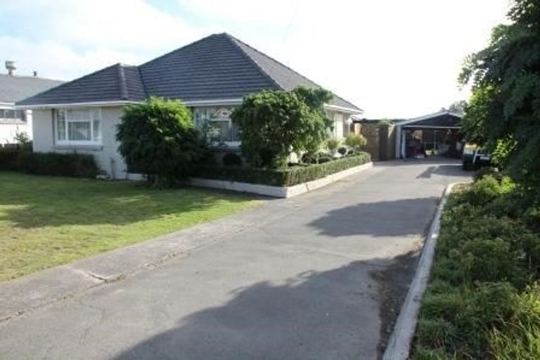 Photo of property in 110 Palmers Road, New Brighton, Christchurch, 8083