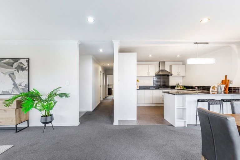 Photo of property in 8 Bonny Crescent, Massey, Auckland, 0614
