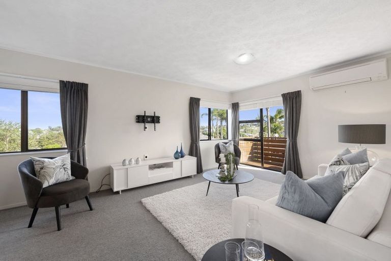 Photo of property in 2/51 Nigel Road, Browns Bay, Auckland, 0630