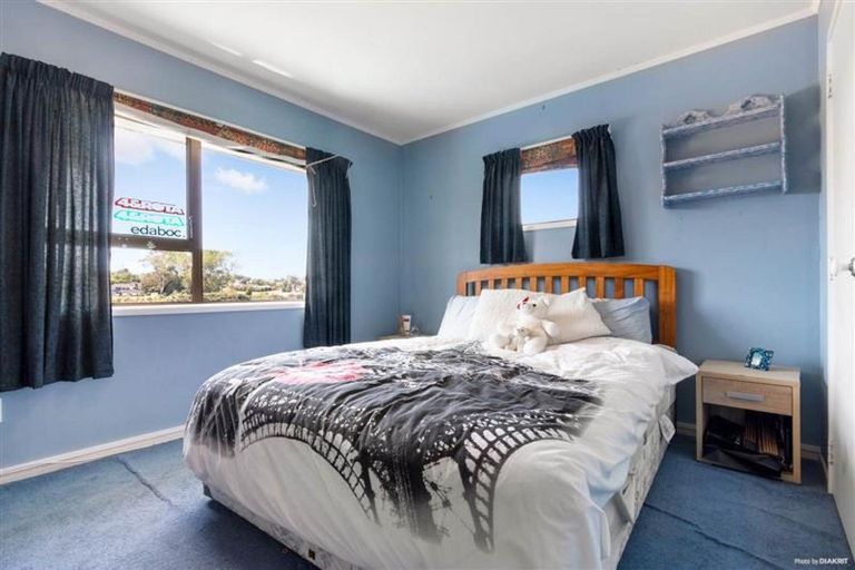 Photo of property in 2/32 Rapallo Place, Farm Cove, Auckland, 2012