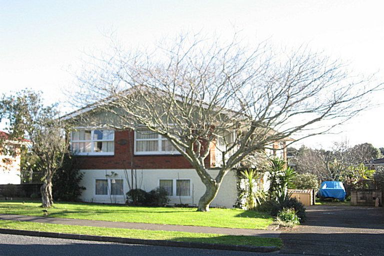 Photo of property in 79 Lawrence Crescent, Hillpark, Auckland, 2102