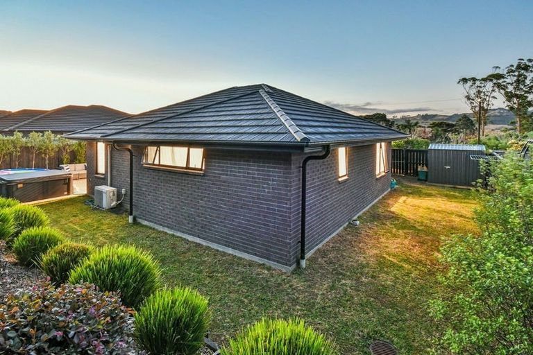 Photo of property in 13 Harry Richards Way, Pokeno, 2402