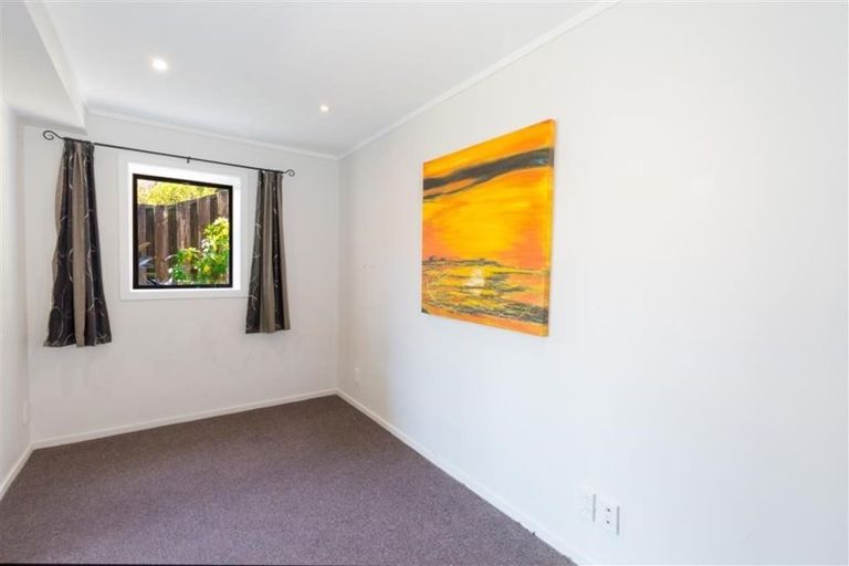 Photo of property in 53 Woodman Drive, Tawa, Wellington, 5028