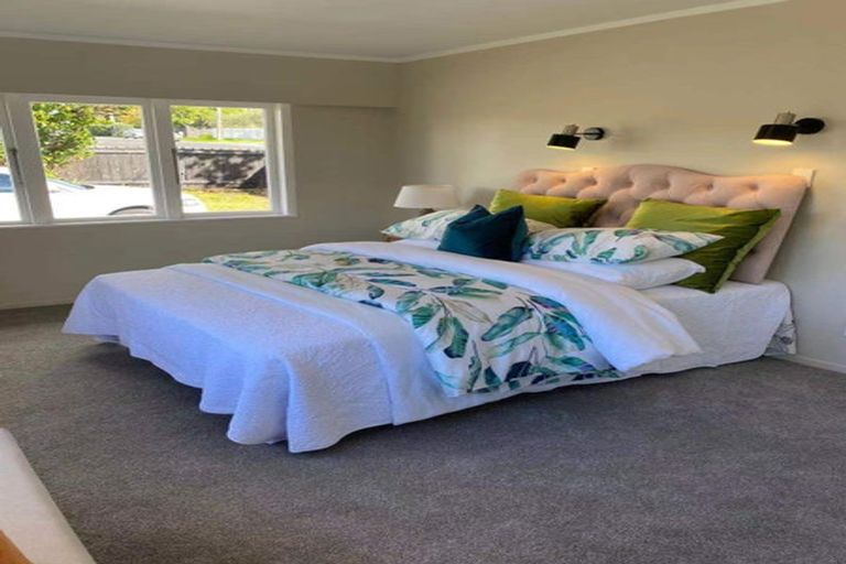 Photo of property in 48 Gladstone Road, Northcote, Auckland, 0627