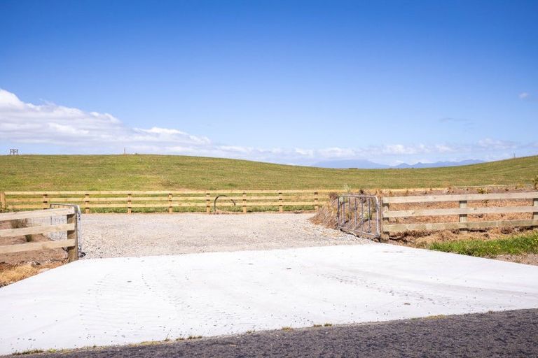 Photo of property in 126a Matarikoriko Road, Brixton, Waitara, 4382