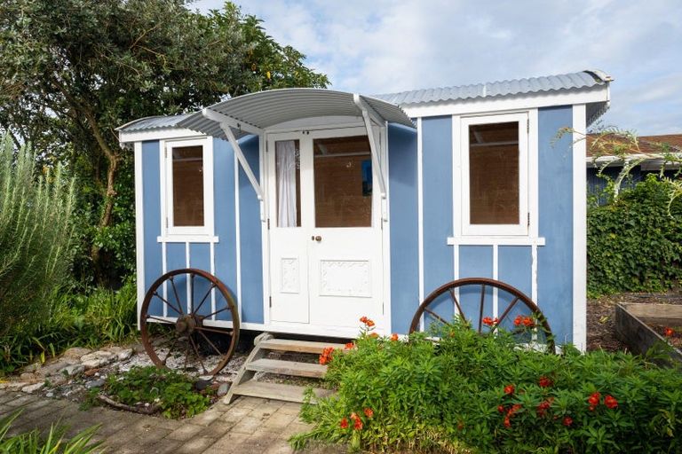 Photo of property in 331 Clifton Road, Te Awanga, 4102