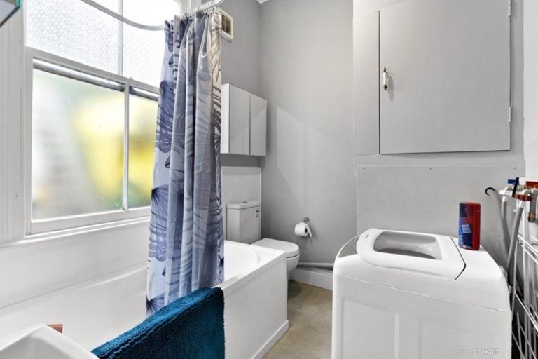 Photo of property in 7 Mcintyre Avenue, Mount Victoria, Wellington, 6011