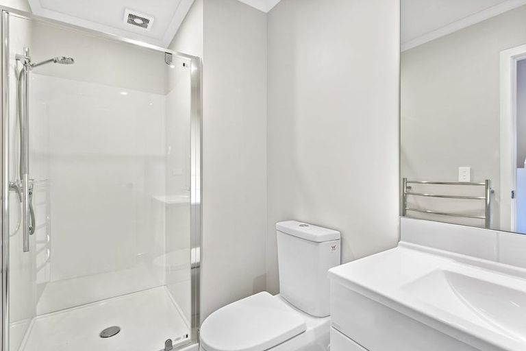 Photo of property in 5/89 Hobsonville Point Road, Hobsonville, Auckland, 0616