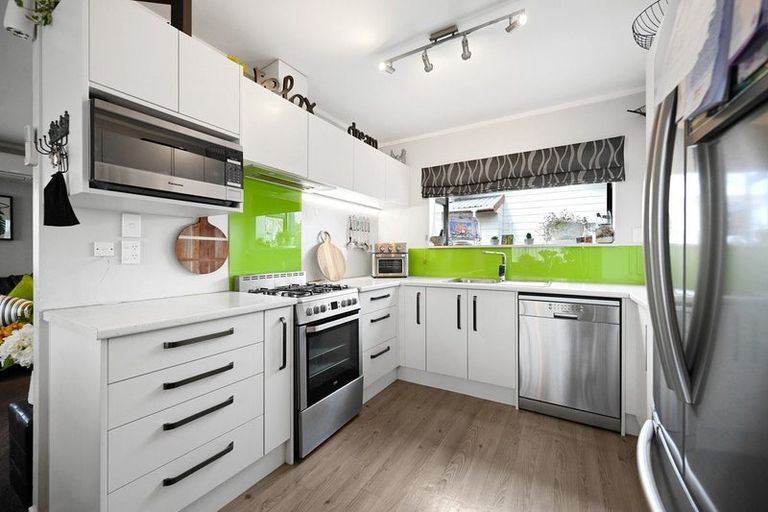 Photo of property in 25 Kentucky Crescent, Nawton, Hamilton, 3200