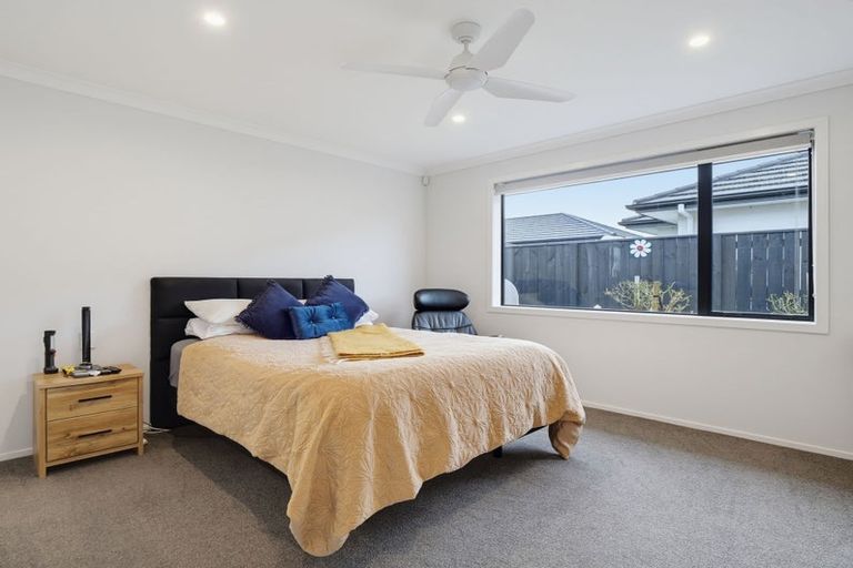 Photo of property in 37 Daniel Place, Kelvin Grove, Palmerston North, 4414