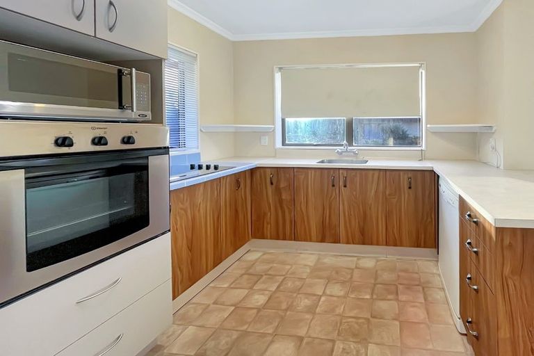 Photo of property in 4 Edgecombe Court, Roslyn, Palmerston North, 4414