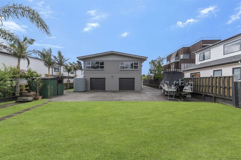 Photo of property in 14 Gulf Crest, Bucklands Beach, Auckland, 2012