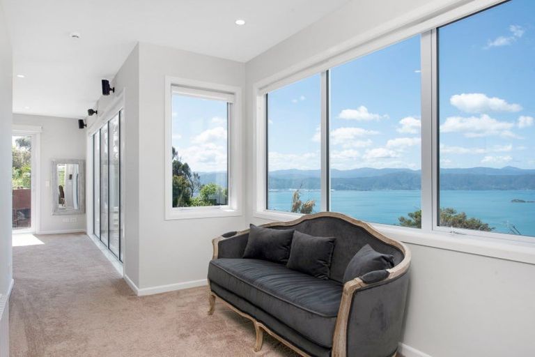 Photo of property in 27 Cromwell Point, Newlands, Wellington, 6037
