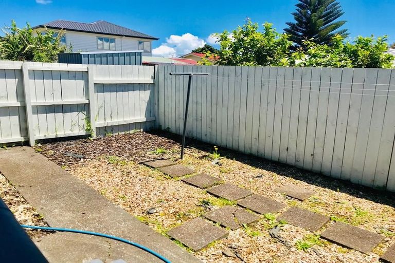 Photo of property in 1/13a Vine Street, Mangere East, Auckland, 2024