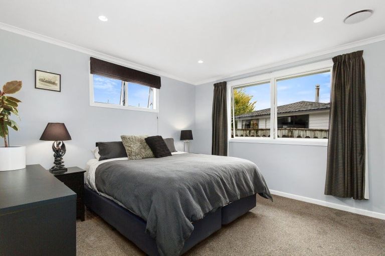 Photo of property in 18 Omaha Grove, Totara Park, Upper Hutt, 5018