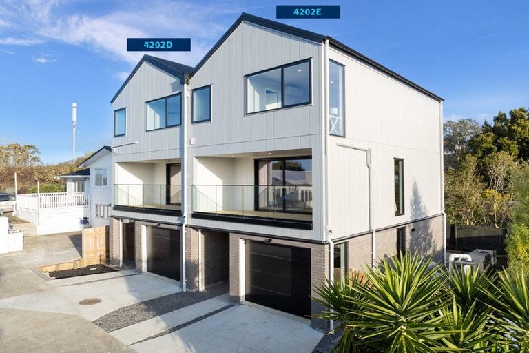 Photo of property in 4202d Great North Road, Glendene, Auckland, 0602