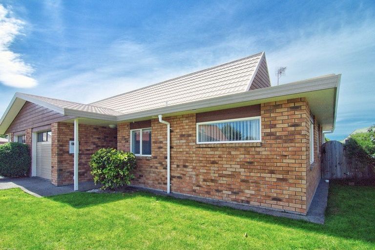 Photo of property in Holdsworth Villas, 70/2 William Donald Drive, Solway, Masterton, 5810