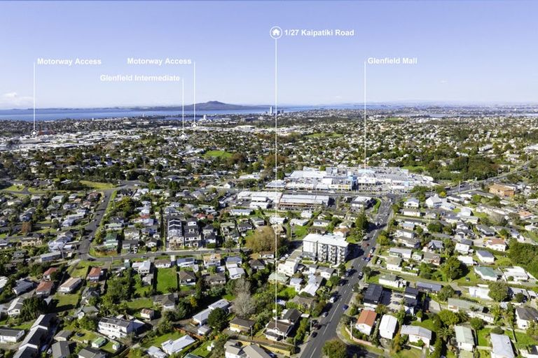 Photo of property in 1/27 Kaipatiki Road, Glenfield, Auckland, 0629
