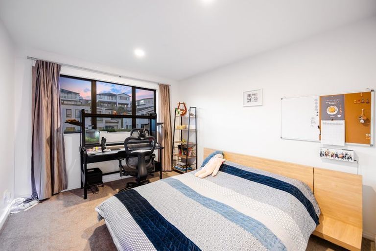 Photo of property in 12 Shelby Place, Long Bay, Auckland, 0630