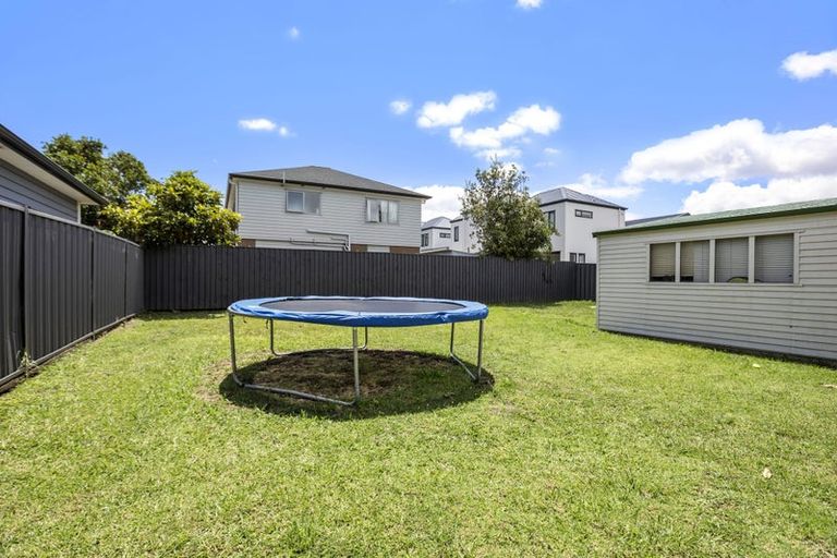 Photo of property in 18 Farnborough Crescent, Mangere, Auckland, 2022