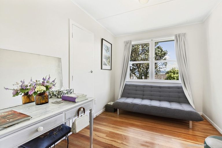 Photo of property in 27 Ahuriri Street, Strathmore Park, Wellington, 6022