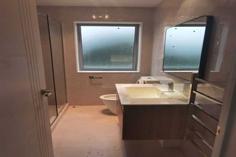 Photo of property in 2 Hoia Street, Papakura, 2110