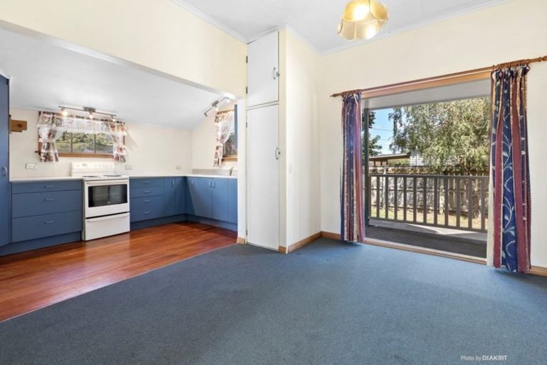 Photo of property in 5 Mangaroa Hill Road, Clouston Park, Upper Hutt, 5018