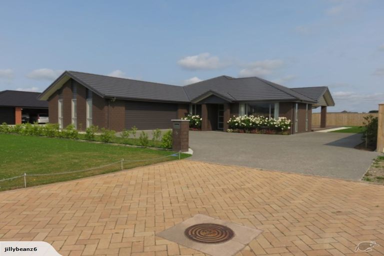 Photo of property in 5 Hydrangea Lane, Milson, Palmerston North, 4414