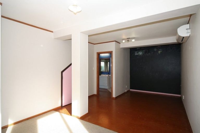 Photo of property in 327 Tukapa Street, Hurdon, New Plymouth, 4310