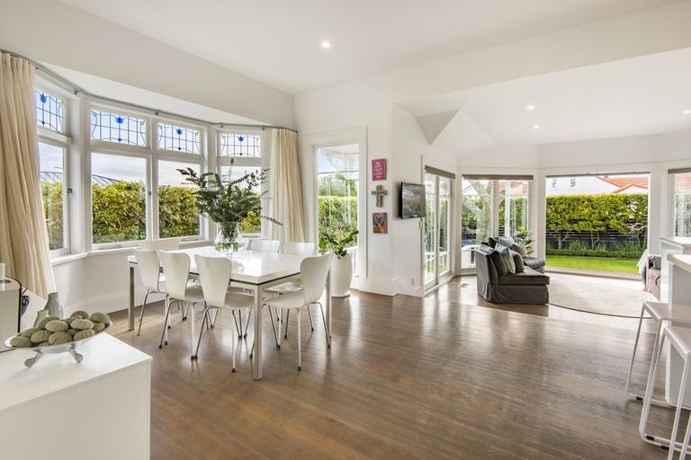 Photo of property in 242 Lake Road, Hauraki, Auckland, 0622