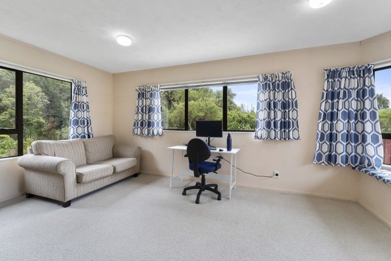 Photo of property in 4a Luckie Street, Tawa, Wellington, 5028
