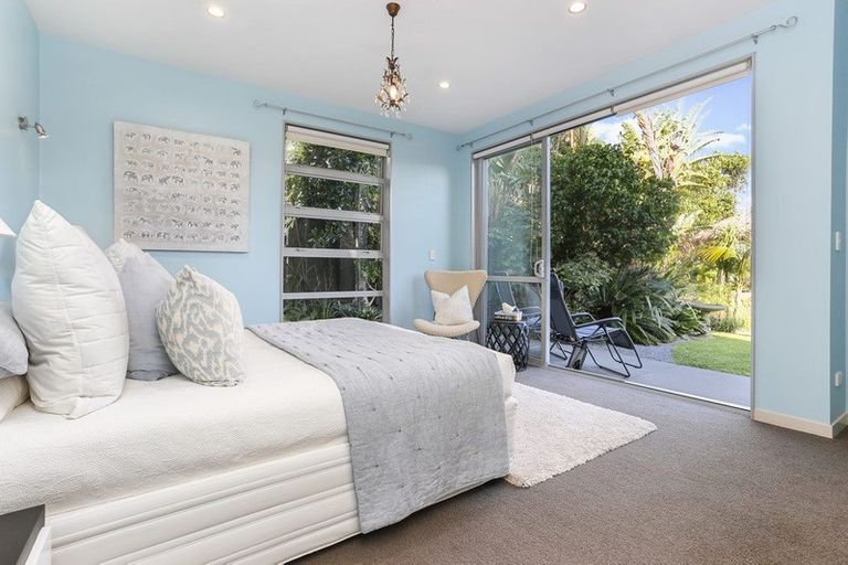 Photo of property in 7 Vaughan Crescent, Murrays Bay, Auckland, 0630