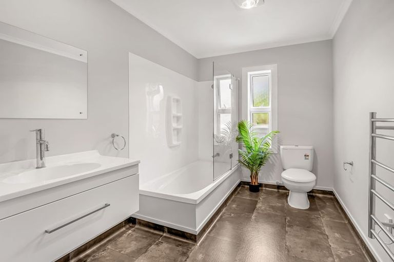 Photo of property in 30 Signal Street, Marton, 4710