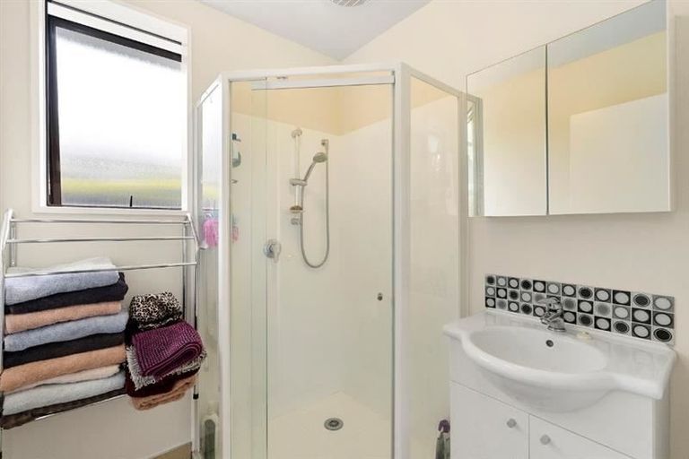 Photo of property in 1/27 Aberfoyle Place, Parklands, Christchurch, 8083