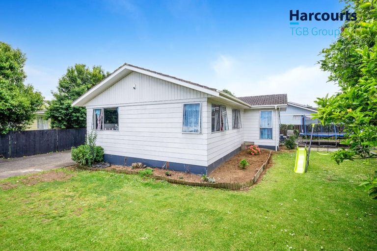 Photo of property in 1 Gibbons Road, Weymouth, Auckland, 2103