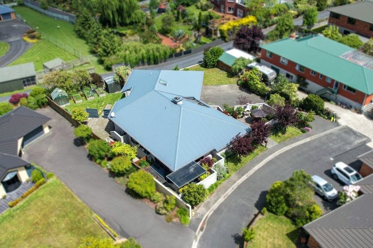 Photo of property in 10 Sunninghurst Drive, Fairfield, Dunedin, 9018