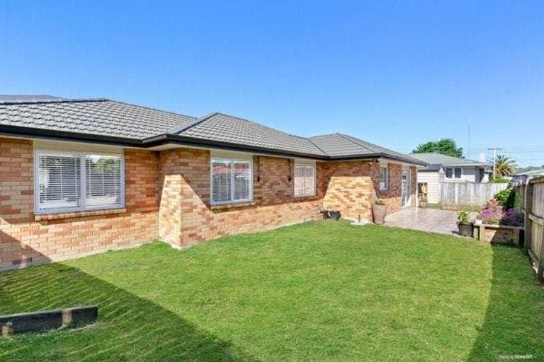 Photo of property in 3a Ascot Avenue, Henderson, Auckland, 0610